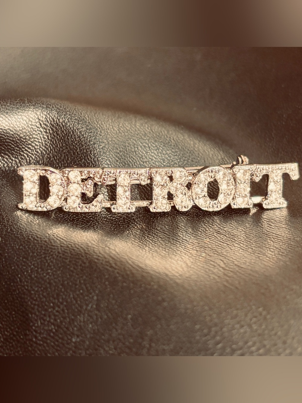 Detroit Pavé Nameplate Brooch Pin - Silver Tone